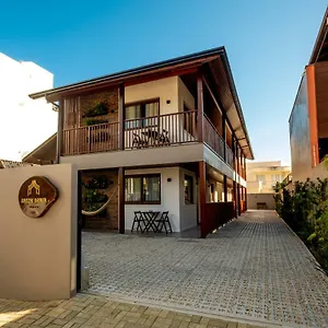 Banzai Brava Suítes Casa de hóspedes Itajaí